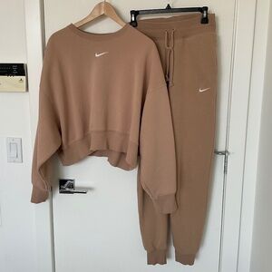 Nike phoenix fleece set